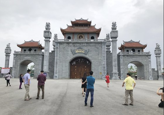  Cổng vào Trung tâm lễ hội đền Hùng