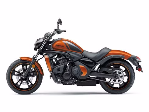  Kawasaki Vulcan S với màu cam Pearl Lava Orange
