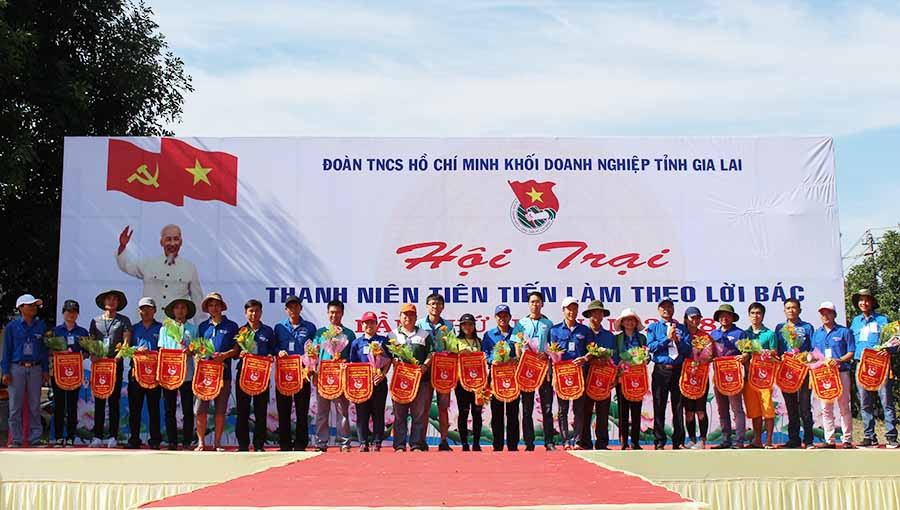 Tham gia Hội trại gồm có 21 tiểu trại. Ảnh: Phan Lài