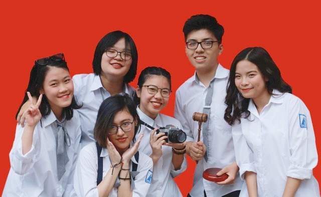 Linh năng nổ tham gia hoạt động cộng đồng để hoàn thiện bản thân. Linh năng nổ tham gia hoạt động cộng đồng để hoàn thiện bản thân.