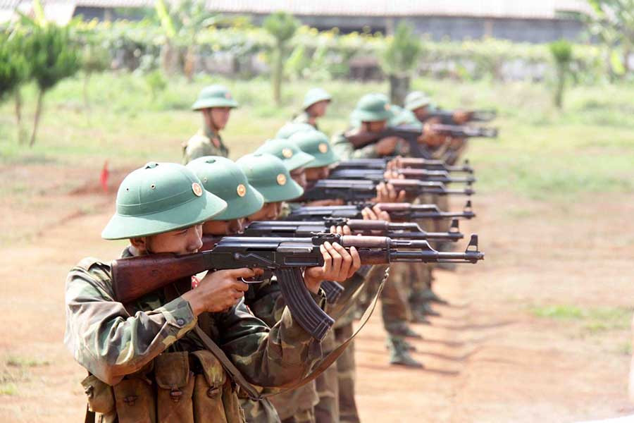 Đứng bắn là kỹ năng khó.