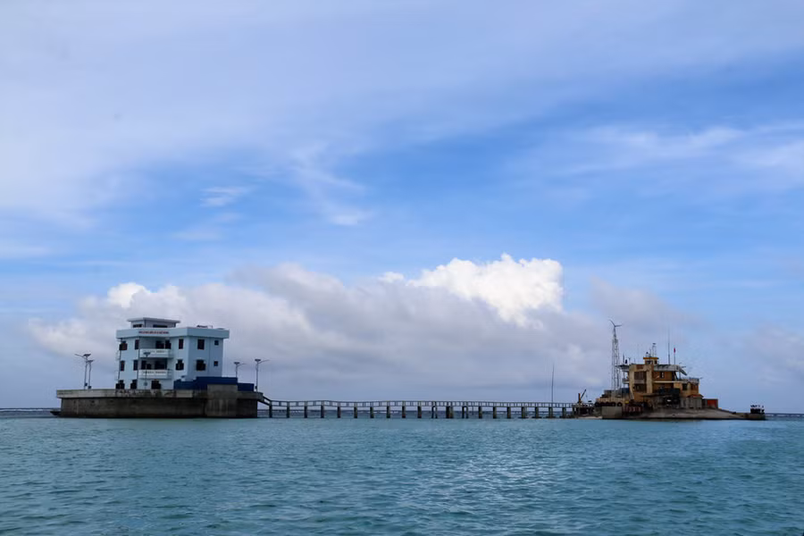  Đảo chìm Len Đao nhìn từ ngoài biển vào