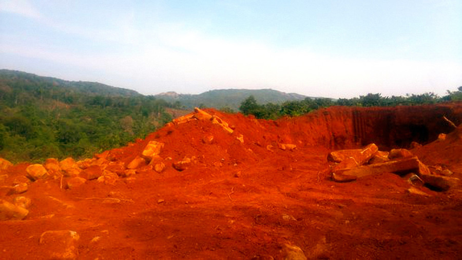 Một bãi đá đã khai thác trái phép (ảnh interrnet)