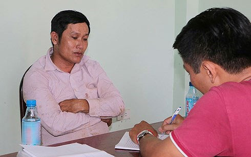  Đối tượng Nguyễn Anh Tú (SN 1977, ngụ xã Tân Lợi, huyện Đồng Phú, tỉnh Bình Phước) bị tạm giữ hình sự để điều tra làm rõ hành vi sát hại vợ, con. (Ảnh: Vietnamnet)