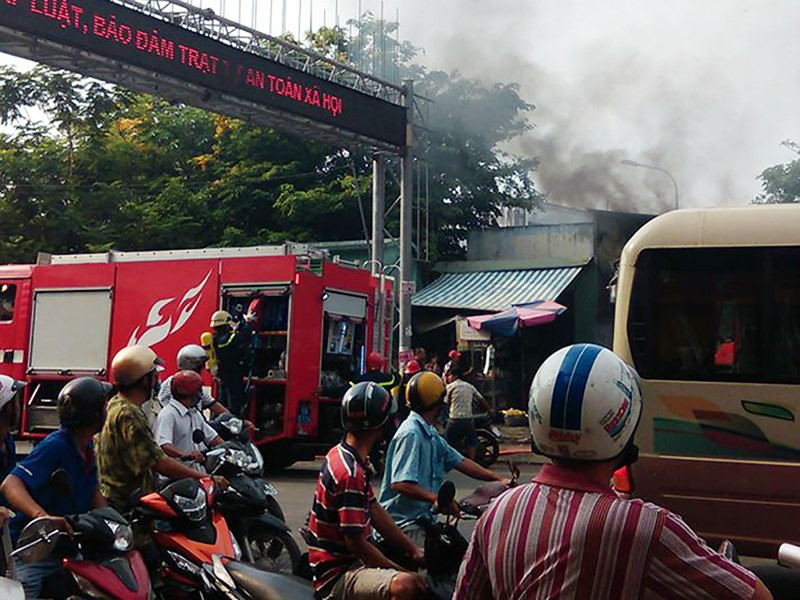 Cảnh sát PCCC sau đó có mặt khống chế hỏa hoạn trong ít phút.