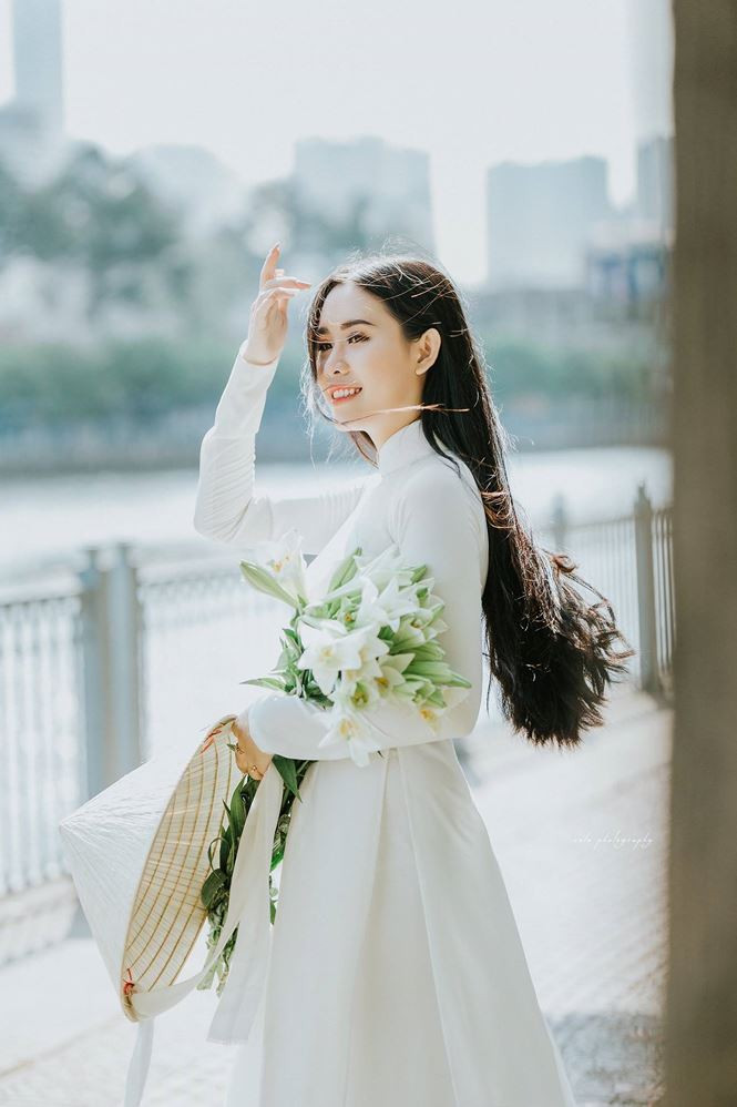 Nói về cuộc thi Hoa hậu Việt Nam, Quỳnh Trang cho biết, cô rất ngưỡng mộ cuộc thi và đặc biệt là trình độ học vấn của các thí sinh, nhất là các hoa hậu đều xuất thân từ những ngôi trường danh giá.