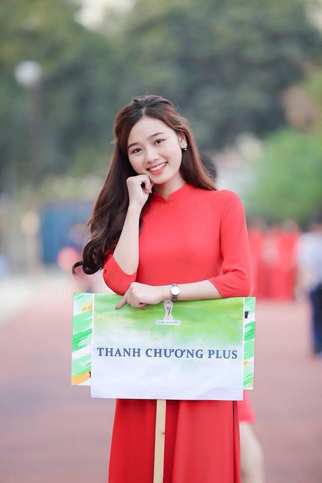 Mẫu người bạn trai lý tưởng của cô gái này chính là một anh chàng hài hước, cao và tính cách chín chắn, trưởng thành. Nguyễn Lý bật mí hiện tại cô chưa tìm thấy một nửa thích hợp để tính chuyện yêu đương.