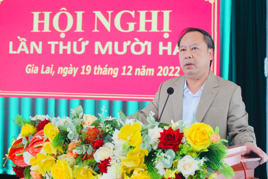 Phó Bí thư Thường trực Tỉnh ủy Châu Ngọc Tuấn phát biểu chỉ đạo tại hội nghị. Ảnh: Phan Lài Phó Bí thư Thường trực Tỉnh ủy Châu Ngọc Tuấn phát biểu chỉ đạo tại hội nghị. Ảnh: Phan Lài