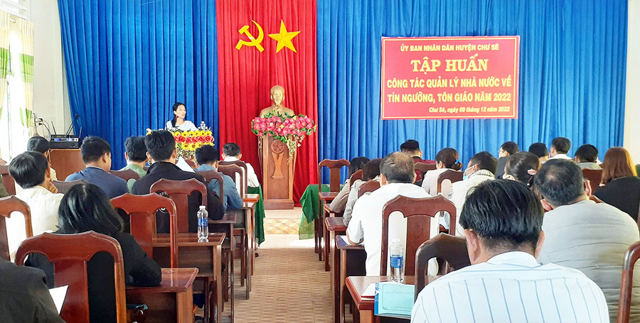 Quang cảnh lớp tập huấn. Ảnh: Hoàng Viên Đồng chí Chủ tịch UBND huyện Rmah H’Bé Nét phát biểu khai mạc lớp tập huấn. Ảnh: Hoàng Viên