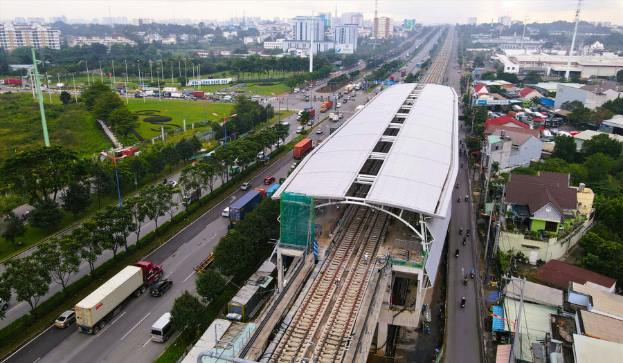 Tuyến metro số 1, dự kiến chạy thử tàu đoạn trên cao vào ngày 21 - 22.12. Ảnh: Anh Tú