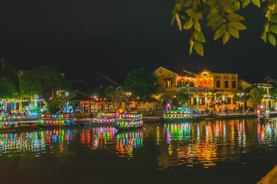 Dù mở cửa du lịch khá sớm song lượng khách quốc tế đến Việt Nam trong năm 2022 vẫn không như kỳ vọng. Ảnh: Phương Vi