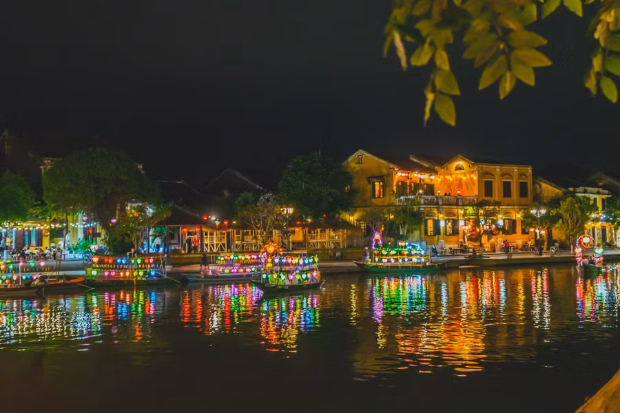 Dù mở cửa du lịch khá sớm song lượng khách quốc tế đến Việt Nam trong năm 2022 vẫn không như kỳ vọng. Ảnh: Phương Vi