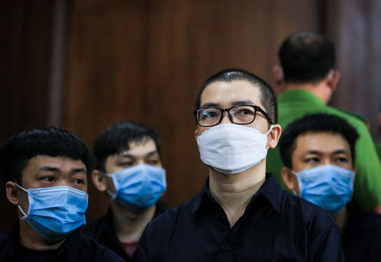 Bị cáo Nguyễn Thái Luyện tại phiên xét xử. Bị cáo Nguyễn Thái Luyện tại phiên xét xử