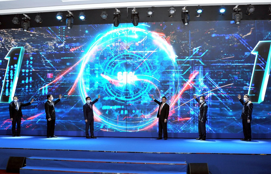 Ra mắt Cổng thông tin điện tử dành cho nhà cung cấp nước ngoài. Ảnh: Vietnam+