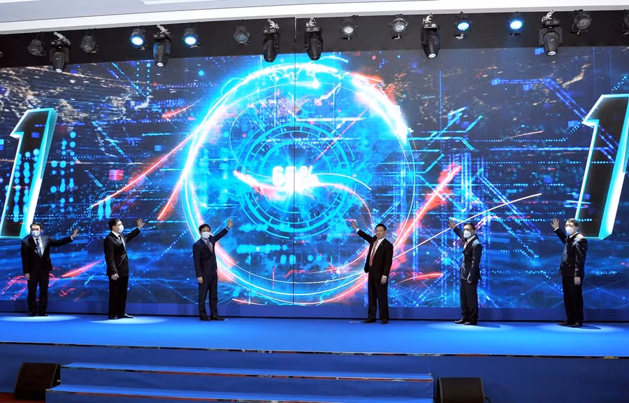 Ra mắt Cổng thông tin điện tử dành cho nhà cung cấp nước ngoài. Ảnh: Vietnam+ Ra mắt Cổng thông tin điện tử dành cho nhà cung cấp nước ngoài. Ảnh: Vietnam+