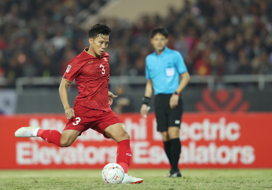 Quế Ngọc Hải nâng tỷ số lên 2-0 cho đội tuyển Việt Nam. Ảnh: Tuấn Hữu