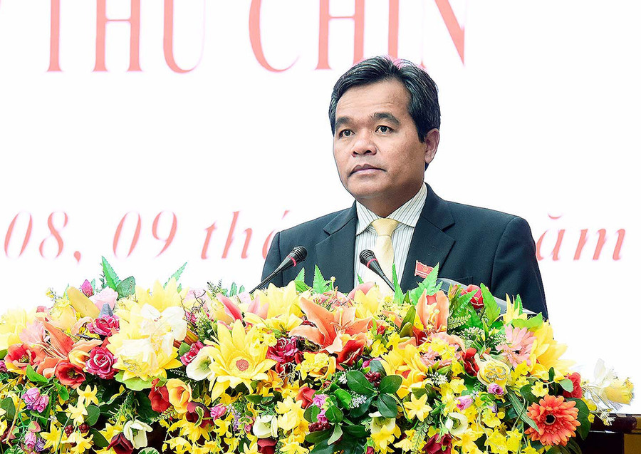 Ủy viên Ban Chấp hành Trung ương Đảng, Bí thư Tỉnh ủy, Chủ tịch HĐND tỉnh Hồ Văn Niên phát biểu bế mạc kỳ họp thứ 9, HĐND tỉnh khóa 12. Ảnh: Đức Thụy