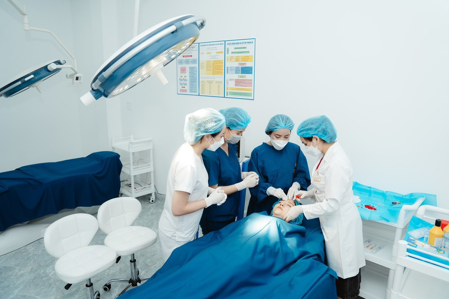 Đi vào hoạt động, Thẩm mỹ viện Quốc tế SENSE là địa chỉ tin cậy được nhiều khách hàng lựa chọn. Ảnh cơ sở cung cấp