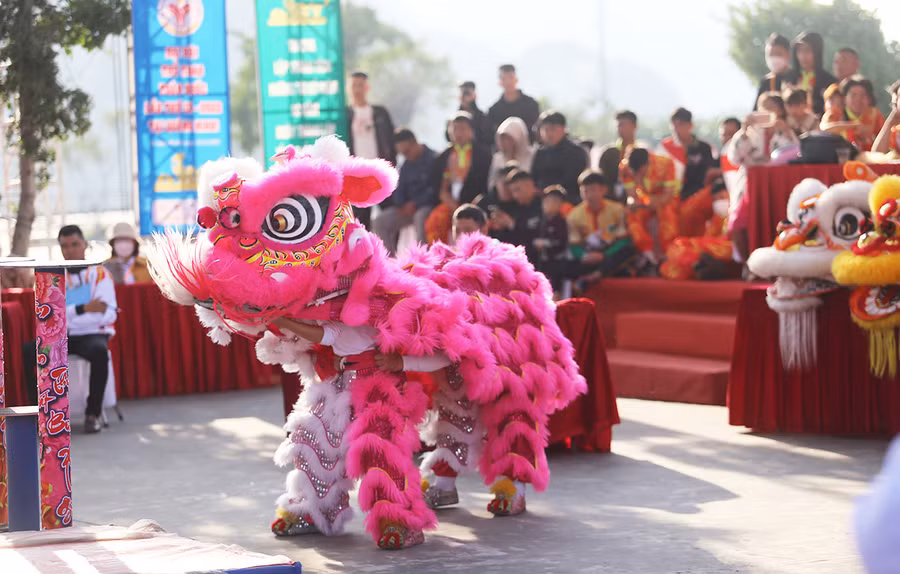  &nbsp;LÊ VĂN NGỌC Các VĐV lân-sư-rồng đã để lại ấn tượng sâu sắc trong lòng khán giả Quảng Ninh. Ảnh: Lê Văn Ngọc