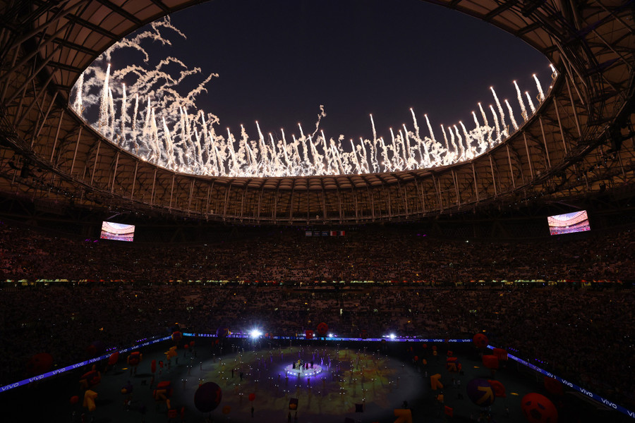 Sân vận động Lusail huyền ảo. Ảnh Reuters