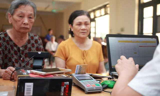 Ưu đãi về phí dịch vụ thanh toán cho các đối tượng hưởng chính sách an sinh xã hội. Ảnh nguồn internet Ưu đãi về phí dịch vụ thanh toán cho các đối tượng hưởng chính sách an sinh xã hội. Ảnh nguồn internet