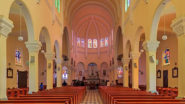 Nhà thờ Con Gà không chỉ là điểm đến của những tín đồ Công giáo mà còn là một trong những địa điểm du lịch nổi tiếng ở Đà Lạt. Ảnh: Du lịch Đà Lạt