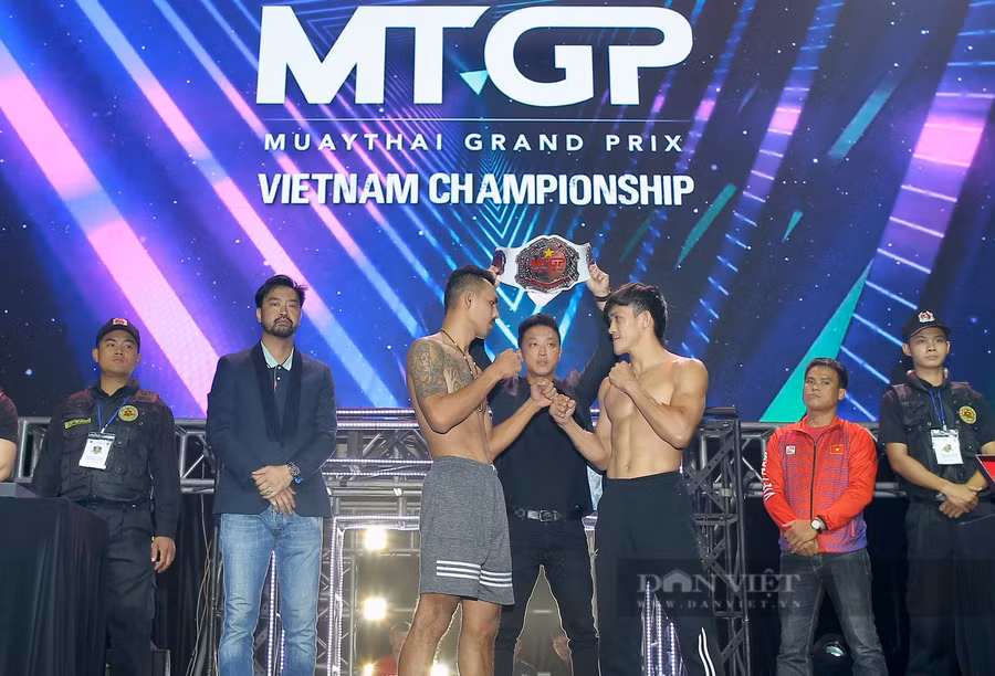 Duy Nhất (phải) sẽ thi đấu ở hạng cân 60 kg với võ sĩ người Thái Lan – Anon Rachvicha.