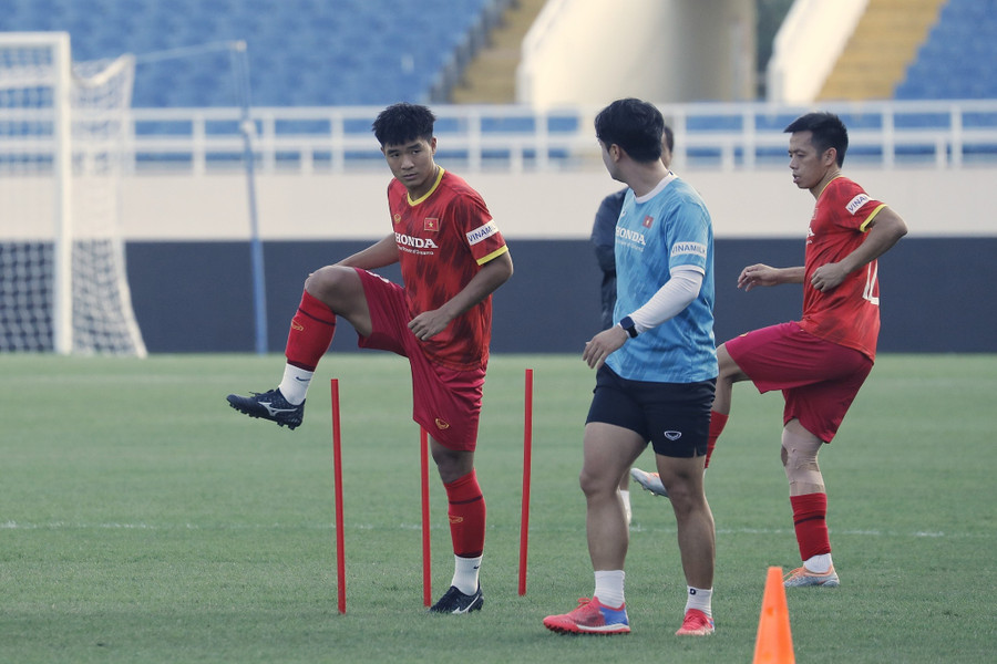 Văn Quyết dự AFF Cup 2022 còn Hà Đức Chinh không có tên. Ảnh: Minh Tú