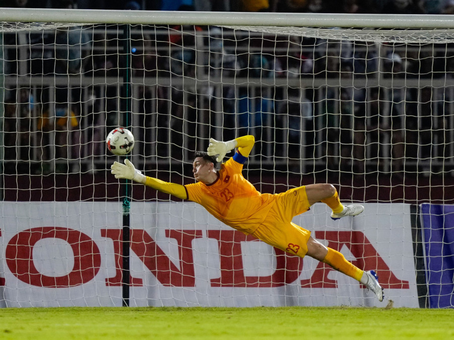 Văn Lâm khẳng định trình độ tại Thai League, nhưng J-League 1 là câu chuyện khác. Ảnh: Độc Lập