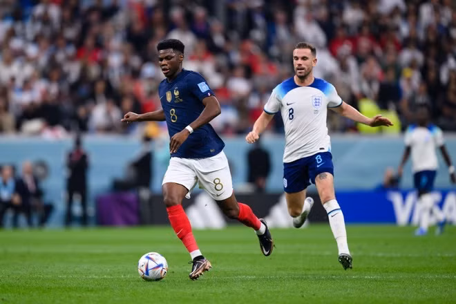Tchouameni (trái) có siêu phẩm mở tỷ số cho đội tuyển Pháp. Ảnh: FIFA Tchouameni (trái) có siêu phẩm mở tỷ số cho đội tuyển Pháp. Ảnh: FIFA