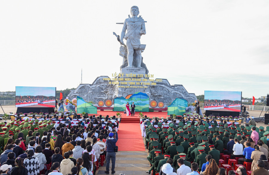 Lễ kỷ niệm 110 năm phong trào khởi nghĩa N'Trang Lơng và lễ khánh thành tượng đài N'Trang Lơng. Ảnh: Đinh Thanh Hải Lễ kỷ niệm 110 năm phong trào khởi nghĩa N'Trang Lơng và lễ khánh thành tượng đài N'Trang Lơng. Ảnh: Đinh Thanh Hải