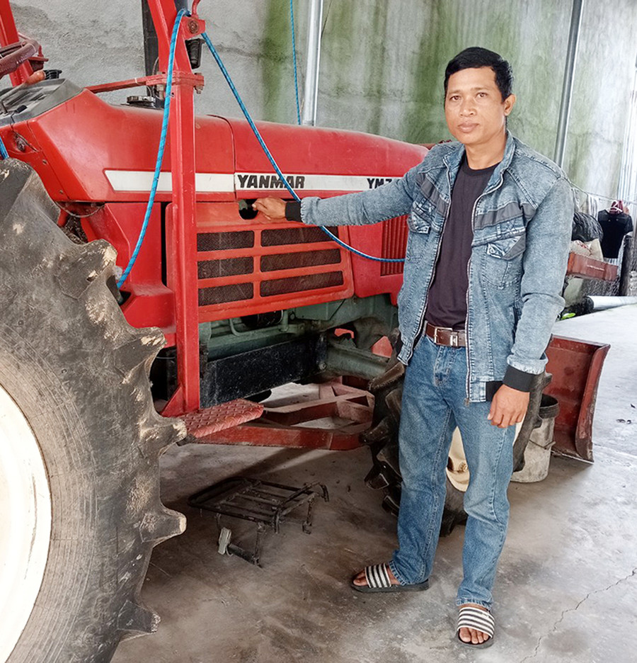 Ngoài trồng trọt, chăn nuôi, anh Ksor Soen (buôn Ia Jip, xã Chư Drăng) còn mua máy cày để phục vụ sản xuất kết hợp làm dịch vụ. Ảnh: Phạm Ngọc Ngoài trồng trọt, chăn nuôi, anh Ksor Soen (buôn Ia Jip, xã Chư Drăng) còn mua máy cày để phục vụ sản xuất kết hợp làm dịch vụ. Ảnh: Phạm Ngọc