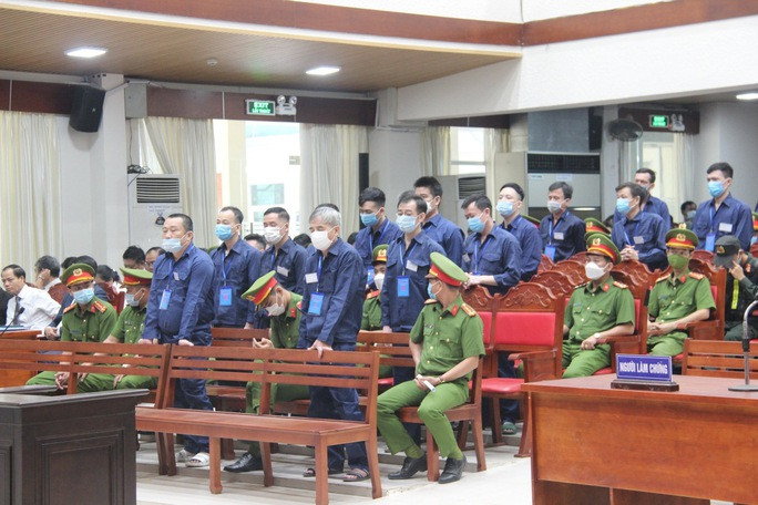 Quang cảnh phiên tòa. Quang cảnh phiên toà