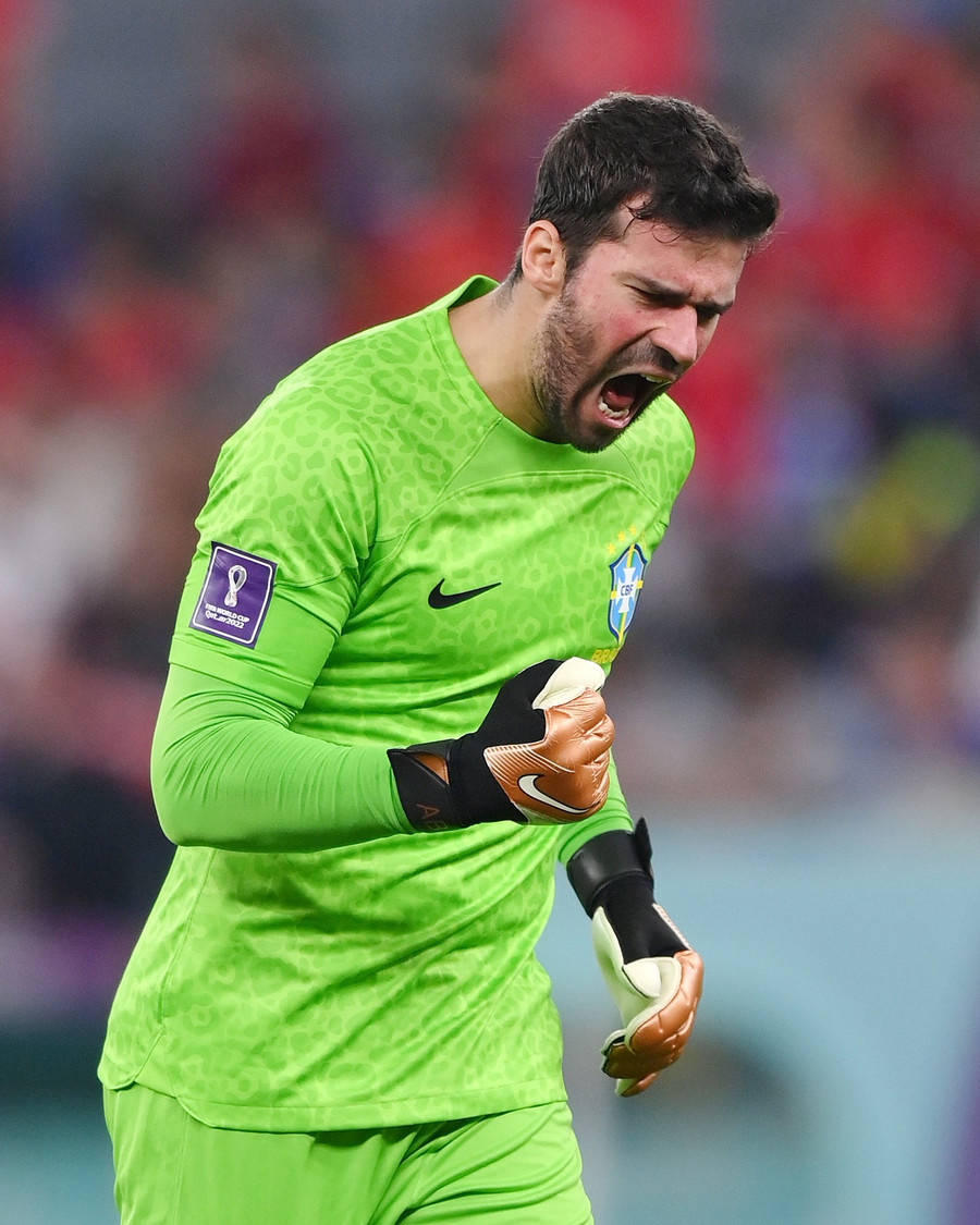 Thủ thành Alisson đã tạo dấu ấn với những pha cản phá xuất thần. Ảnh: FIFA