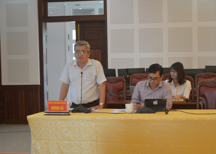 Phó Bí thư Thường trực Đảng ủy Khối các Cơ quan và Doanh nghiệp tinh phát biểu tại Hội nghị. Ảnh: Anh Huy