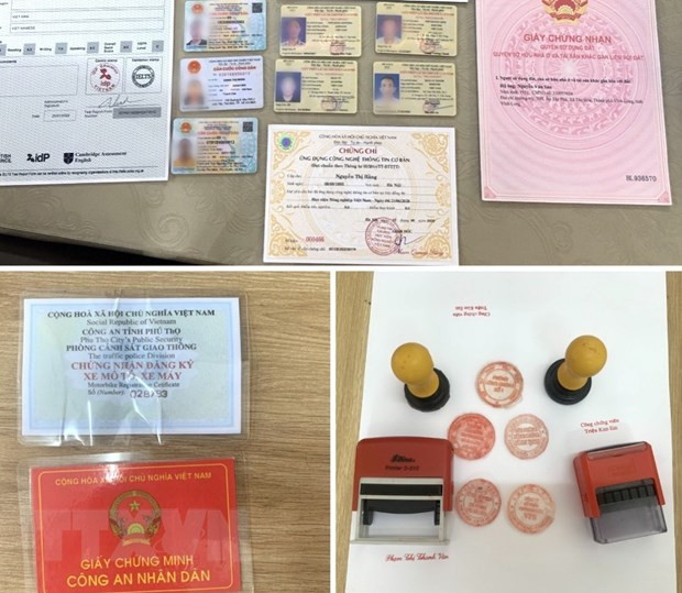 Một số tang vật thu được liên quan đến vụ việc. Ảnh: TTXVN phát Một số tang vật thu được liên quan đến vụ việc. Ảnh: TTXVN phát