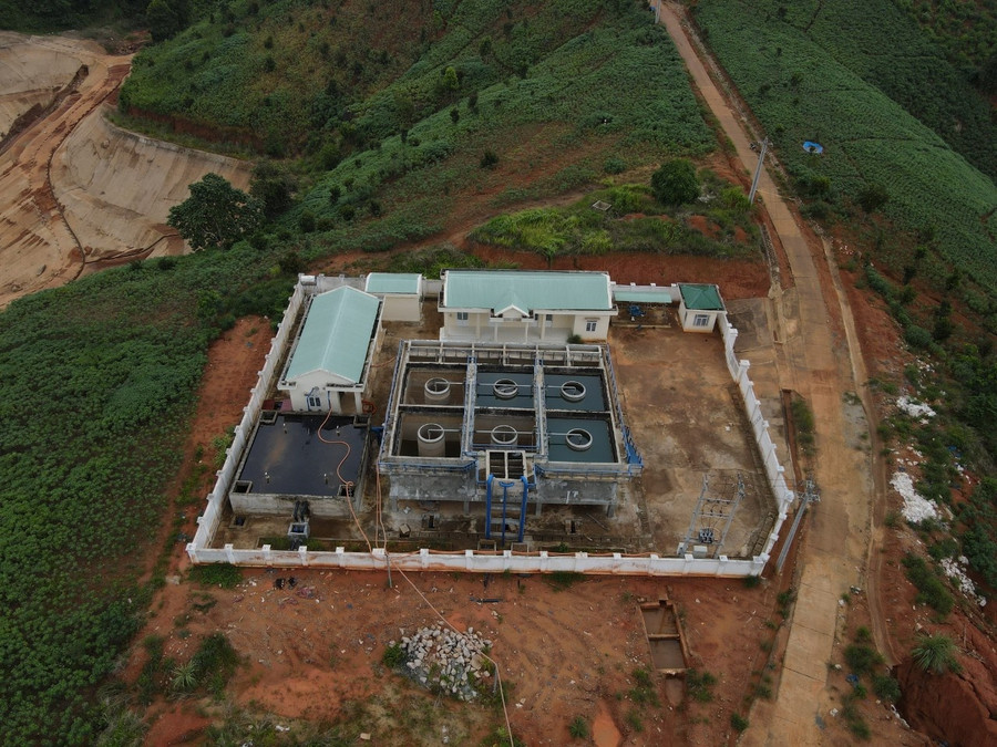 Nhà máy nước sạch H.Sa Thầy nhiều lần gia hạn, chậm tiến độ. Ảnh: Đức Nhật