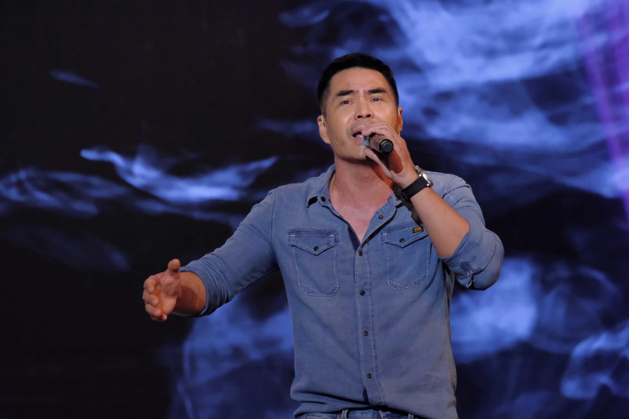 Ngoài đóng phim, Trung Dũng còn tham gia biểu diễn trên nhiều sân khấu ca nhạc. Ảnh: FBNV Ngoài đóng phim, Trung Dũng còn tham gia biểu diễn trên nhiều sân khấu ca nhạc. Ảnh: FBNV