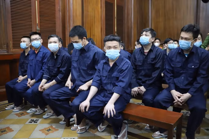  Các bị cáo có mặt tại tòa ngày 29-12.