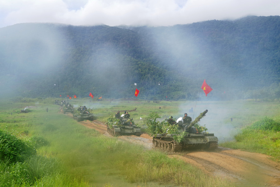 Cán bộ, chiến sĩ Lữ đoàn Tăng thiết giáp 273 (Quân đoàn 3) tham gia diễn tập. Ảnh: Vĩnh Hoàng