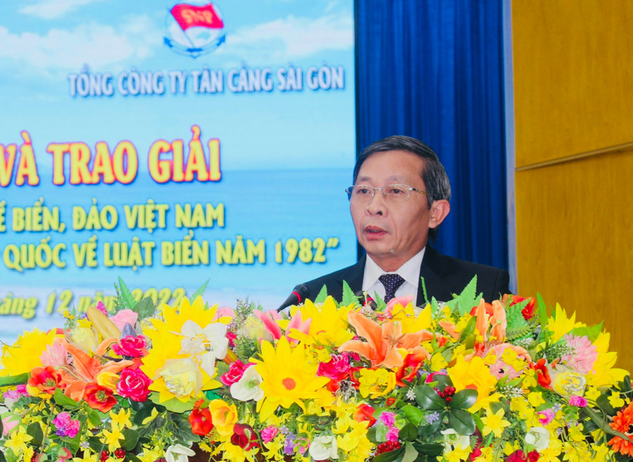 Đồng chí Huỳnh Thế Mạnh-Trưởng ban Tuyên giáo Tỉnh ủy, Trưởng ban tổ chức cuộc thi phát biểu tại lễ trao giải. Ảnh: Phan Lài