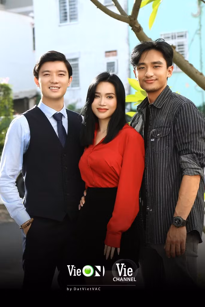 Vẻ quyến rũ của Sĩ Thanh