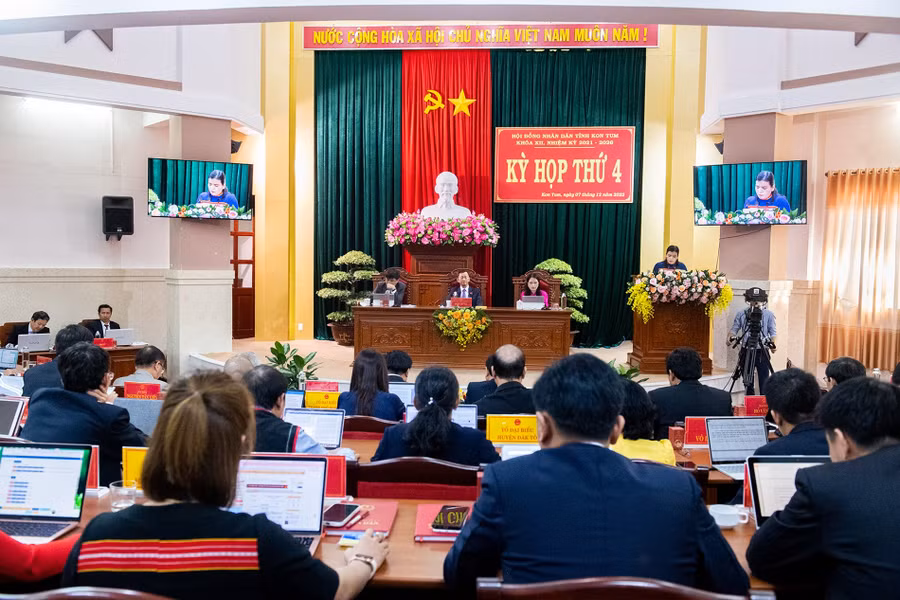 Kỳ họp thứ 4 HĐND tỉnh Kon Tum diễn ra trong 3 ngày 7 - 9.12. Ảnh: Đức Nhật