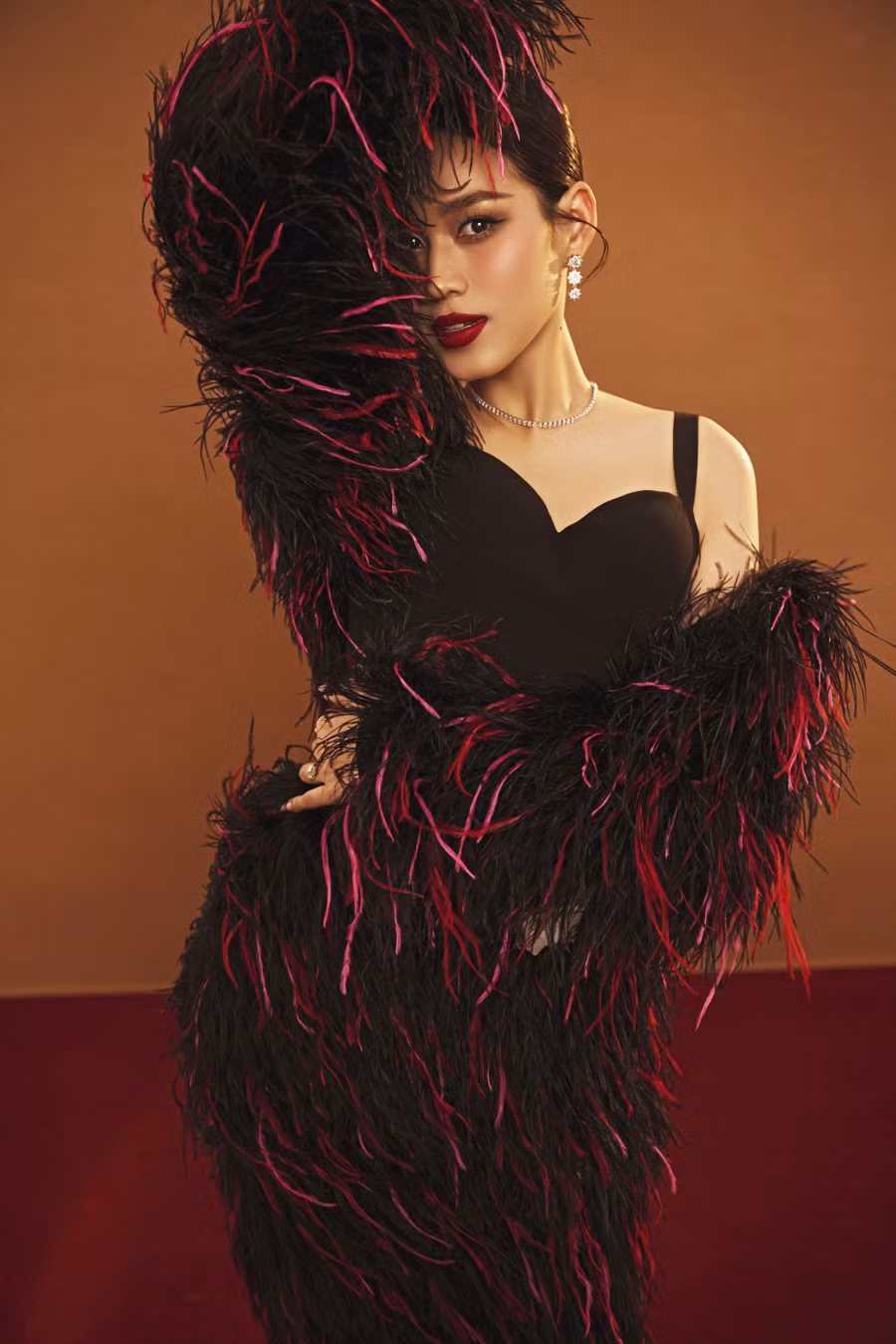 Cô cũng nhận nhiều lời khen ngợi về nhan sắc thăng hạng sau 2 năm đăng quang Hoa hậu Việt Nam 2020. Ảnh: Milor Trần