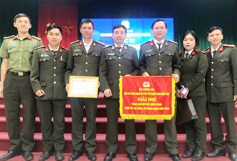 Đội Công an tỉnh Gia Lai đạt giải nhì khu vực miền Trung, xếp vị trí thứ 6 toàn quốc. Ảnh: Phước Khang  Đạt giải nhì khu vực miền Trung, Thứ 6 toàn quốc. Ảnh: Phước Khang
