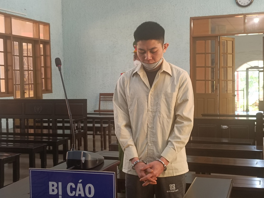 Bị cáo Đinh Văn Tâm tại phiên tòa. Ảnh: R'Ô HOK Bị cáo Đinh Văn Tâm tại phiên tòa.Ảnh: R'Ô HOK