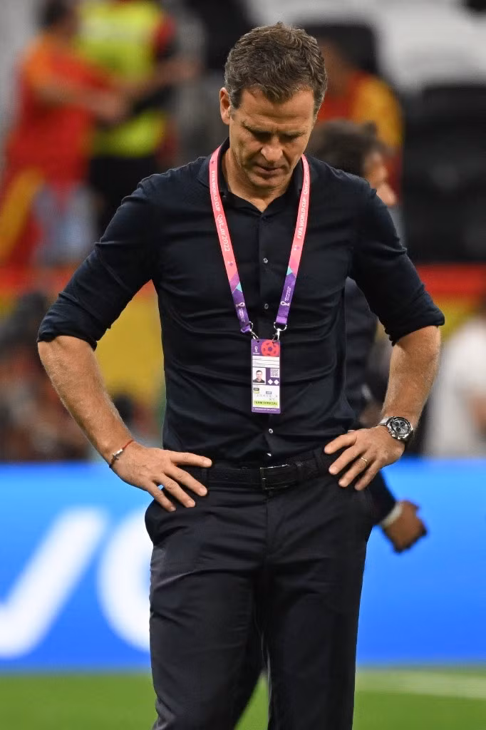 Bierhoff buồn bã khi Đức bị loại. Ảnh: AFP