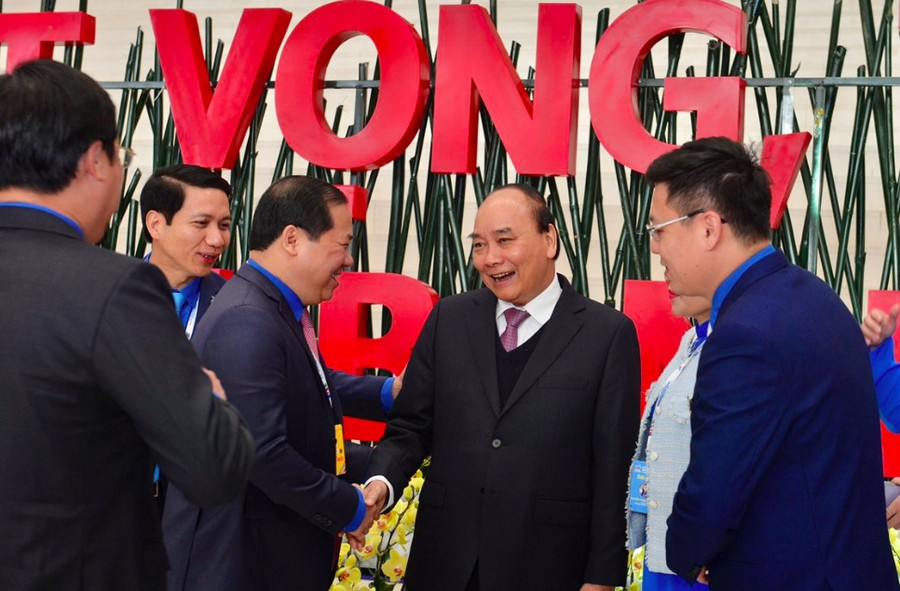 Chủ tịch nước Nguyễn Xuân Phúc cùng các cán bộ Đoàn tại Đại hội Đoàn toàn quốc lần thứ XII. Ảnh: Đinh Huy