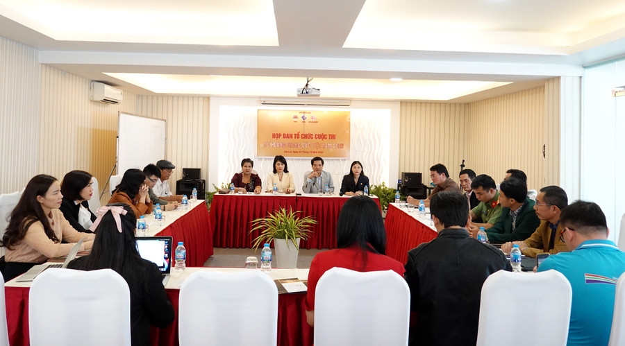 Quang cảnh cuộc họp. Ảnh: Mộc Trà