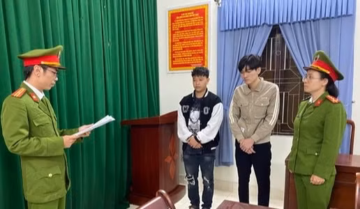 Ngô Văn Nam và Trần Nhật Trường bị bắt. Ảnh nguồn Báo Người Lao Động